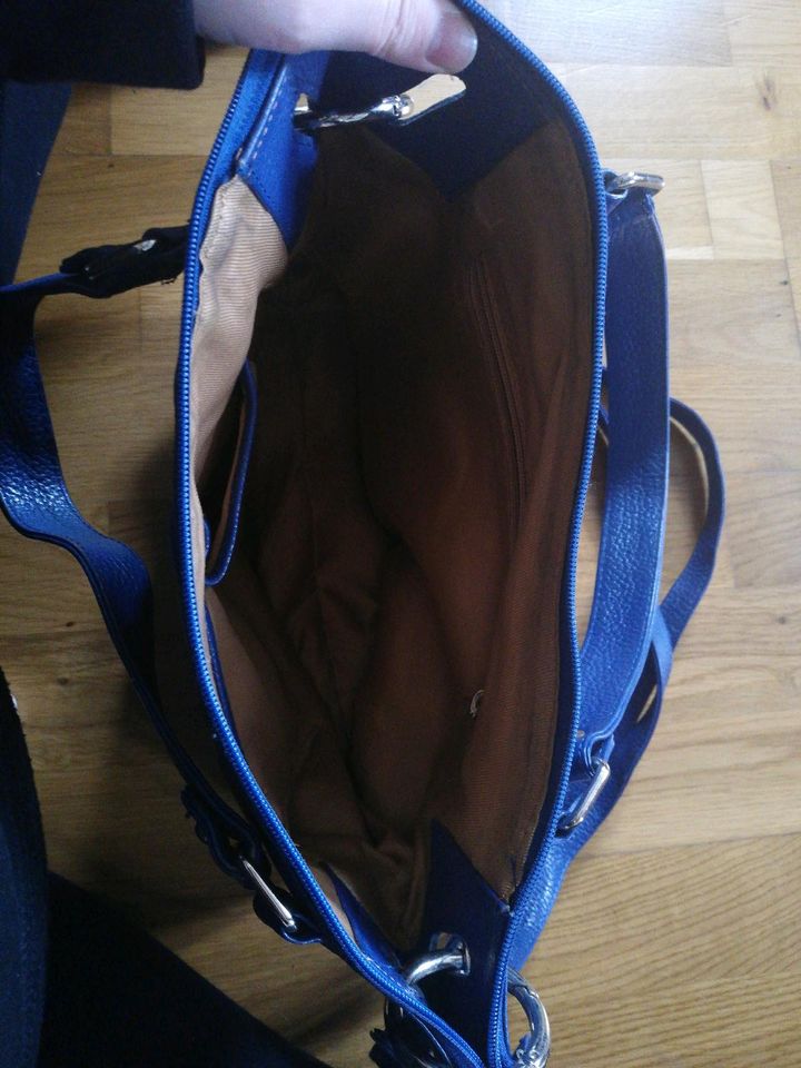 Ledertasche Damen blau Handtasche azur knallblau in Homberg (Efze)