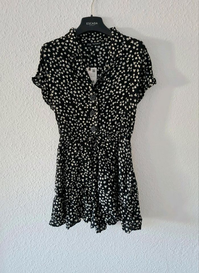 Zara Jumpsuit Playsuit Einteiler daisy floral Blumenmuster xs 34 in Essen