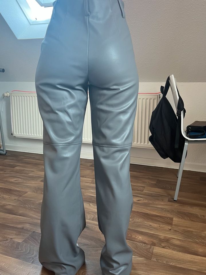 Graue Lederhose in Minden