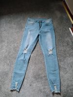 Schmale Jeans mit Riss hoher Dehnung umgesäumtem Saum Kreis Pinneberg - Appen Vorschau