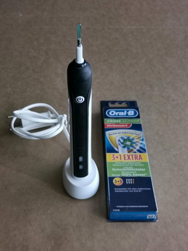 Oral-B elektrische Zahnbürste in Beckingen