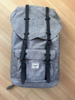 Neuwertiger Herschel Little America 25l Raven Crosshatch/grau Baden-Württemberg - Schönaich Vorschau