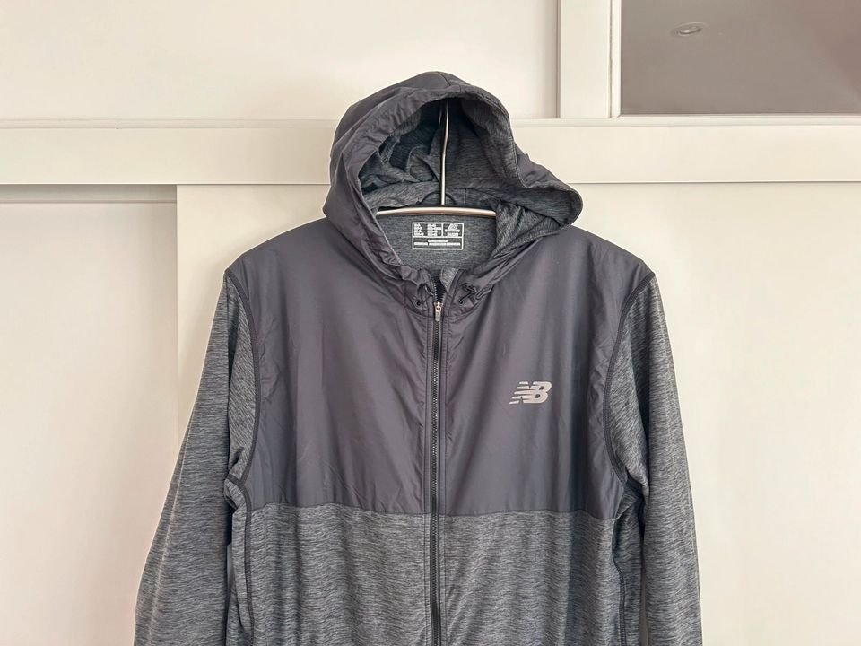 New Balance Laufjacke grau schwarz XL Reißverschluß Taschen neu in Köln