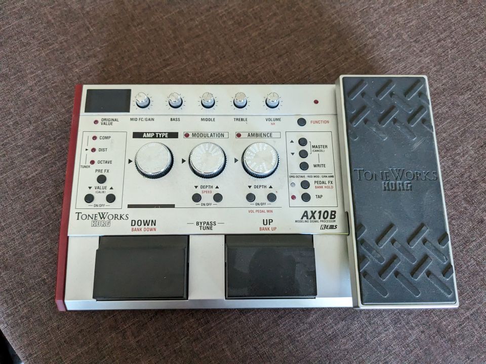 Korg Tone Works AX10B Bass Effekt Pedal in Ascheberg