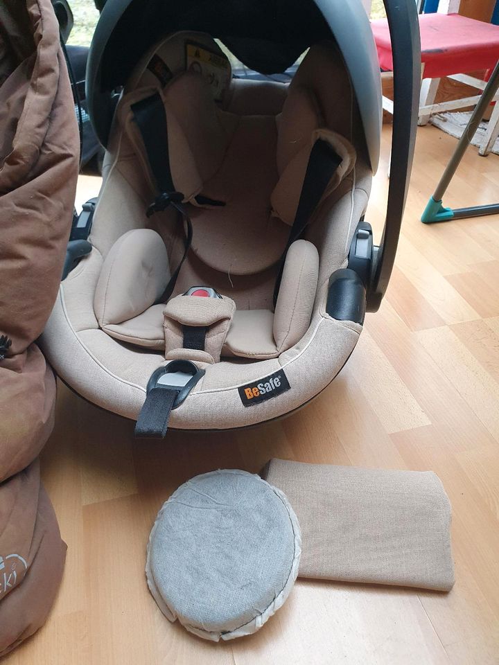 Kinderwagen mit viel Zubehör in Rudolstadt