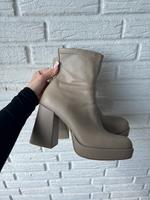 Beige Stiefeletten Nordrhein-Westfalen - Hövelhof Vorschau