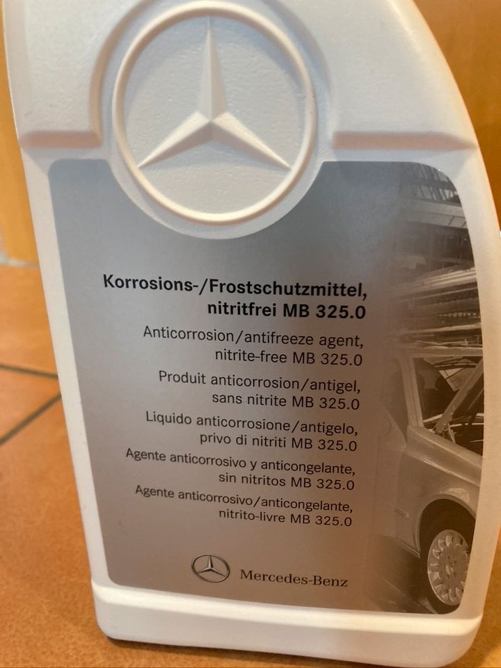 Hutablage Mercedes Benz ist in anderer Anzeige online ! in Paderborn