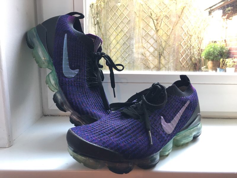 NIKE VAPORMAX FLYKNIT 3 AIRMAX Lila Schwarz Gr 44 (10) Laufschuhe in Kreis  Pinneberg - Hetlingen | eBay Kleinanzeigen ist jetzt Kleinanzeigen