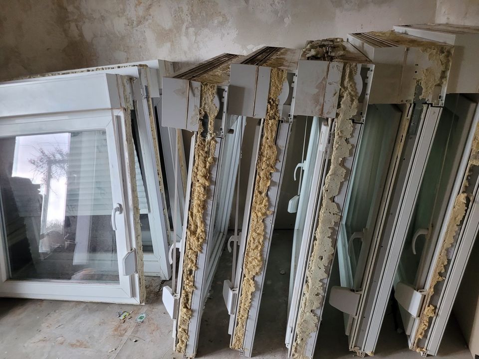 Fenster mit Rollladen 8 Stück sehr gepflegt in Püttlingen