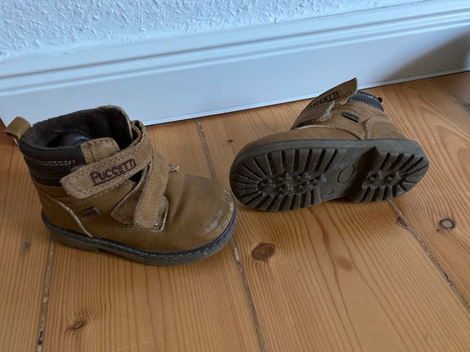 Kleinkind Schuhe 15-18 Monate (Größe 21) in Düsseldorf