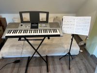 Yamaha PSE E323 Keyboard mit Ständer + Notenständer Berlin - Reinickendorf Vorschau