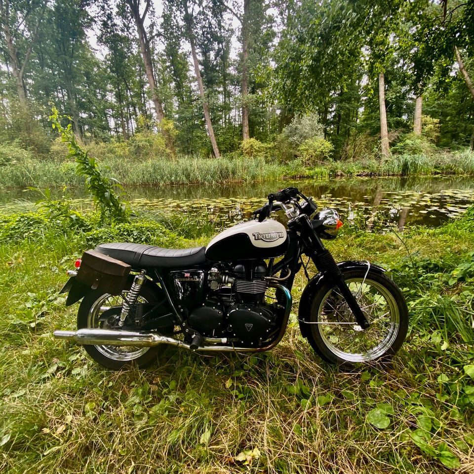 Triumph Bonneville T100 in Oranienburg