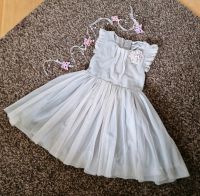 Kleid Tüllkleid festlich Gr. 122/128 Silber Glitzerstoff Mädchen Nordrhein-Westfalen - Ennepetal Vorschau