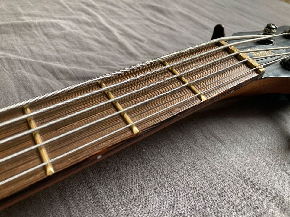 WARWICK Thumb 5 Lefthand E- Bass Gitarre 2001 in Bielefeld