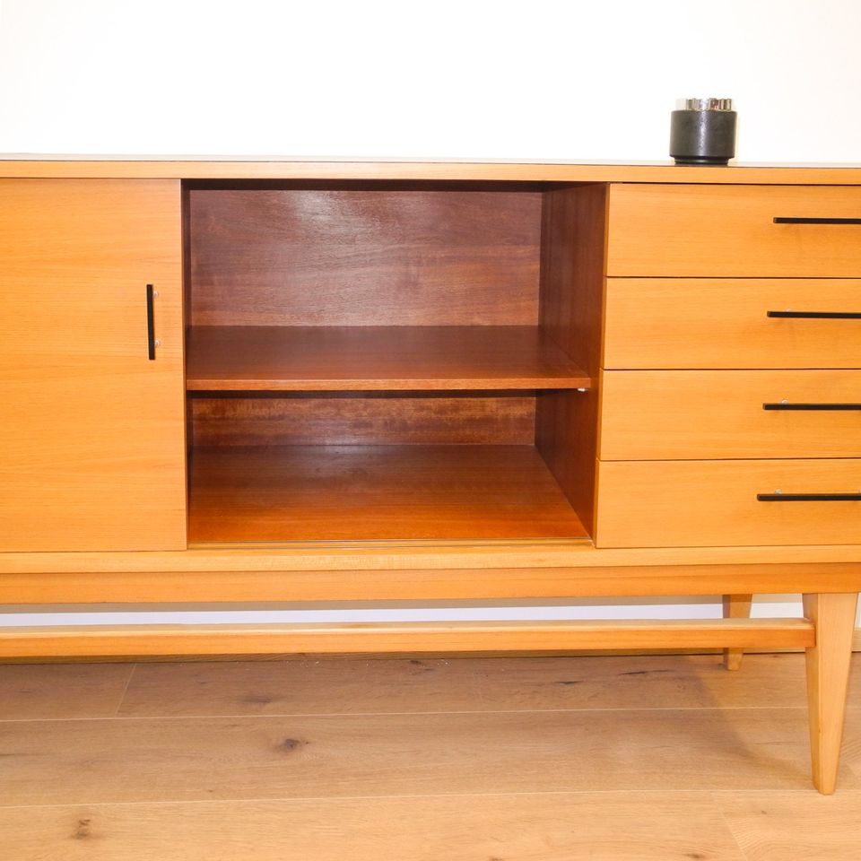 Sideboard, Royal Board Sweden, Esche schwarze Resopalplatte, 60er in Düsseldorf