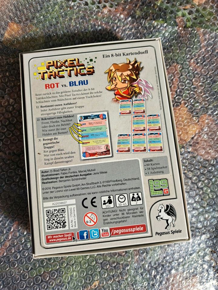 Pixel Tactics Kartenspiel in Bamberg