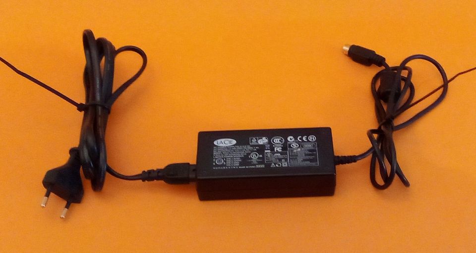 LaCie ACU34A-0512 Netzteil Power Adaptor 5 -12V, 100-240V in Hamburg