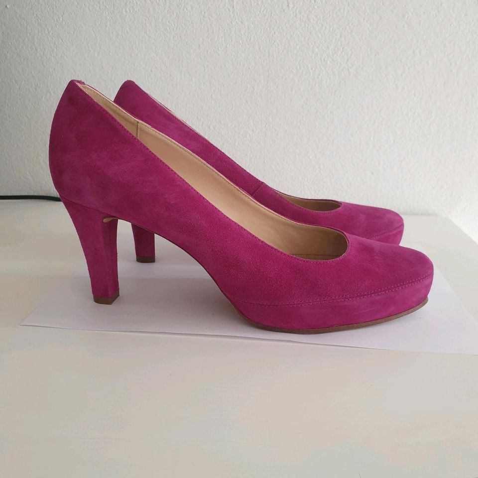 Unisa Wildleder Pumps Fuchsia in München