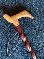 Gehstock gedrehterWanderstock Spazierstock Holz mit Lederschlaufe Niedersachsen - Rhauderfehn Vorschau