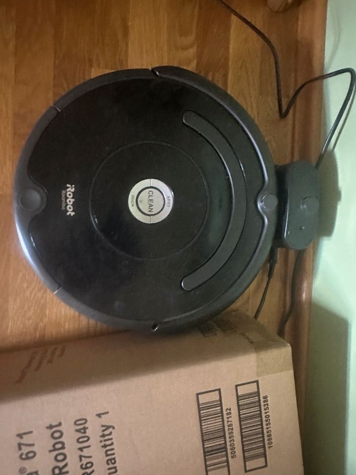 IRobot, Roomba 671 Staubsaugerroboter, Akku defekt in Wurzen