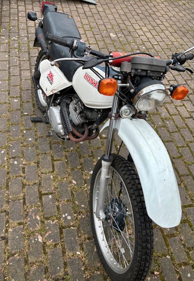 Honda XL 250 S Bj. 04/82 läuft muss aber restauriert werden in Bremen