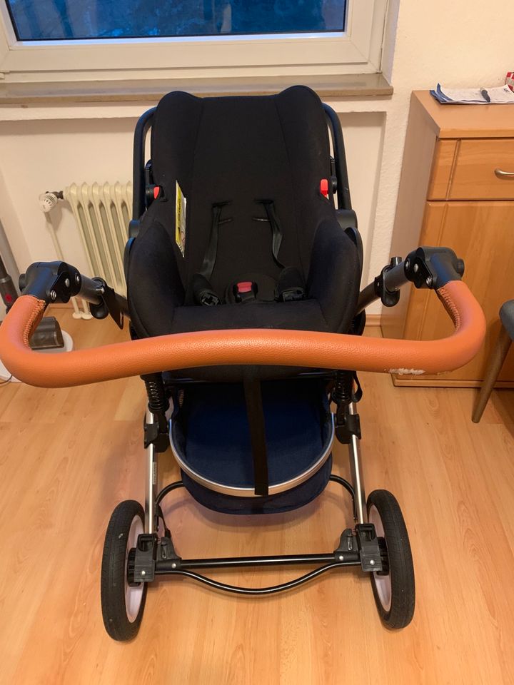 Neuwertigen 3 in 1 Kinderwagen 9 Monate alten in Gelsenkirchen