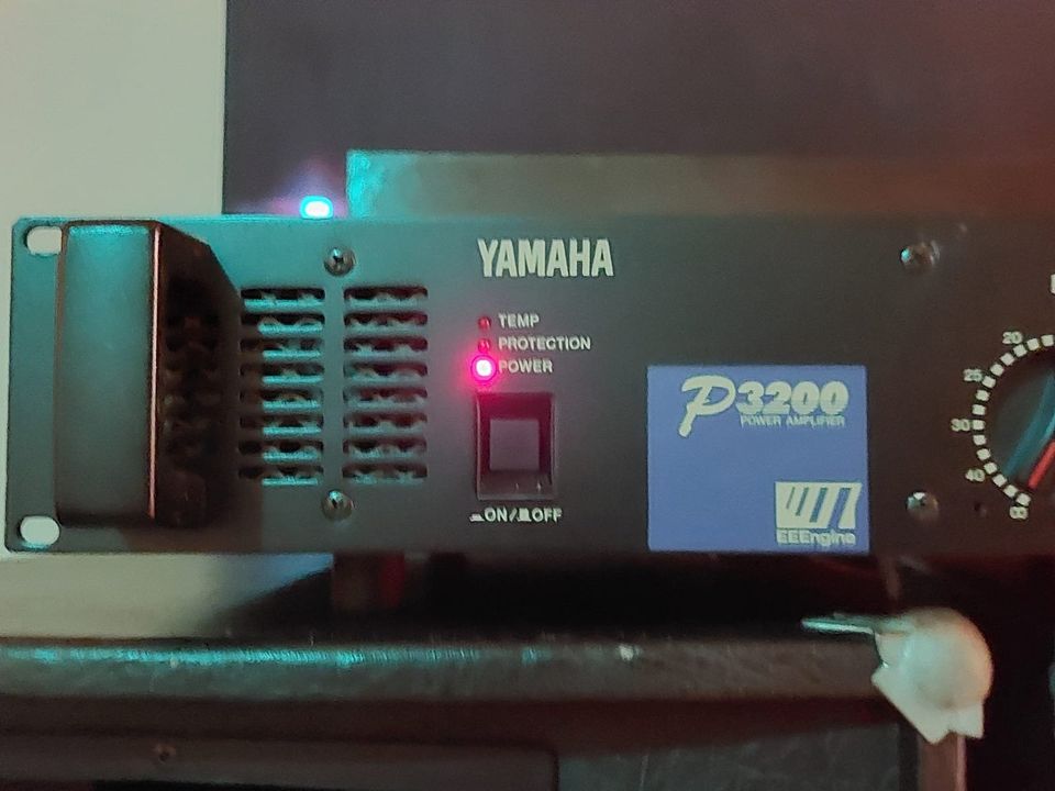 PA Anlage McCrypt Powerline 3/15 Speaker + Yamaha P3200 in Hamburg