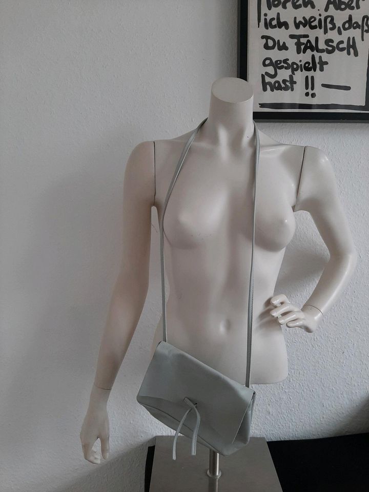 Someday Damen Tasche Umhängetasche Leder Clutch  grau in Dresden