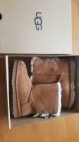 UGG Boots Bailey Bow II Exotic Gr.36 Mädchen / Frauen Hessen - Bad Homburg Vorschau