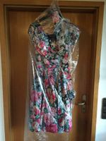 Yessardress Blumen Damenkleid mit Carmenausschnitt Gr. 36 Baden-Württemberg - Donzdorf Vorschau