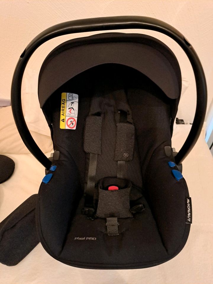 Avionaut Babyschale Pixel Pro plus Isofix mit Garantie in Merchweiler