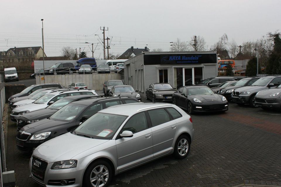 Volkswagen Touran Navi+Leder+PDC+DSG+SHZ in Mülheim (Ruhr)