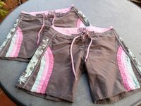 2 kurze Mädchen,Damen, Shorts von  Protest Größe 36 sehr schön Bayern - Henfenfeld Vorschau