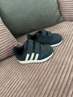 Adidas Sneakers, Turnschuhe, Jungen Schuhe Niedersachsen - Verden Vorschau