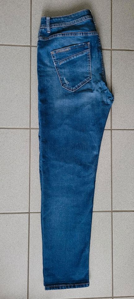 Neuwertig, S.Oliver 7/8 Jeans, girlfriend Ankle in Hannover
