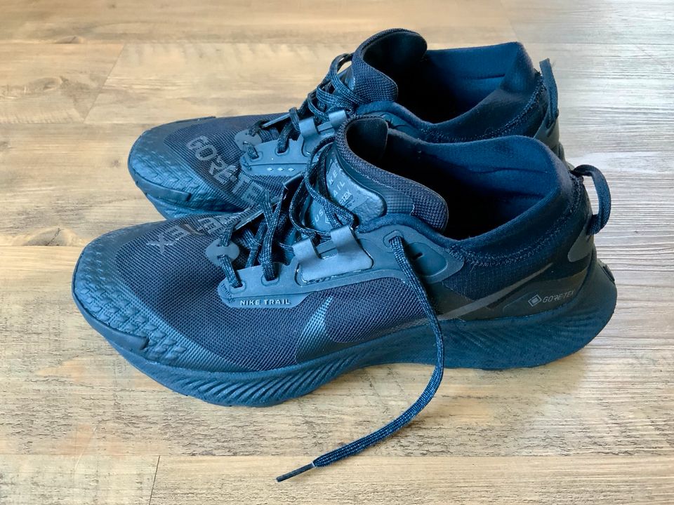 2 Paar Nike Herrenschuhe Trail Gore Tex +Zoom Pegasus Gr.44,5 in Hamburg