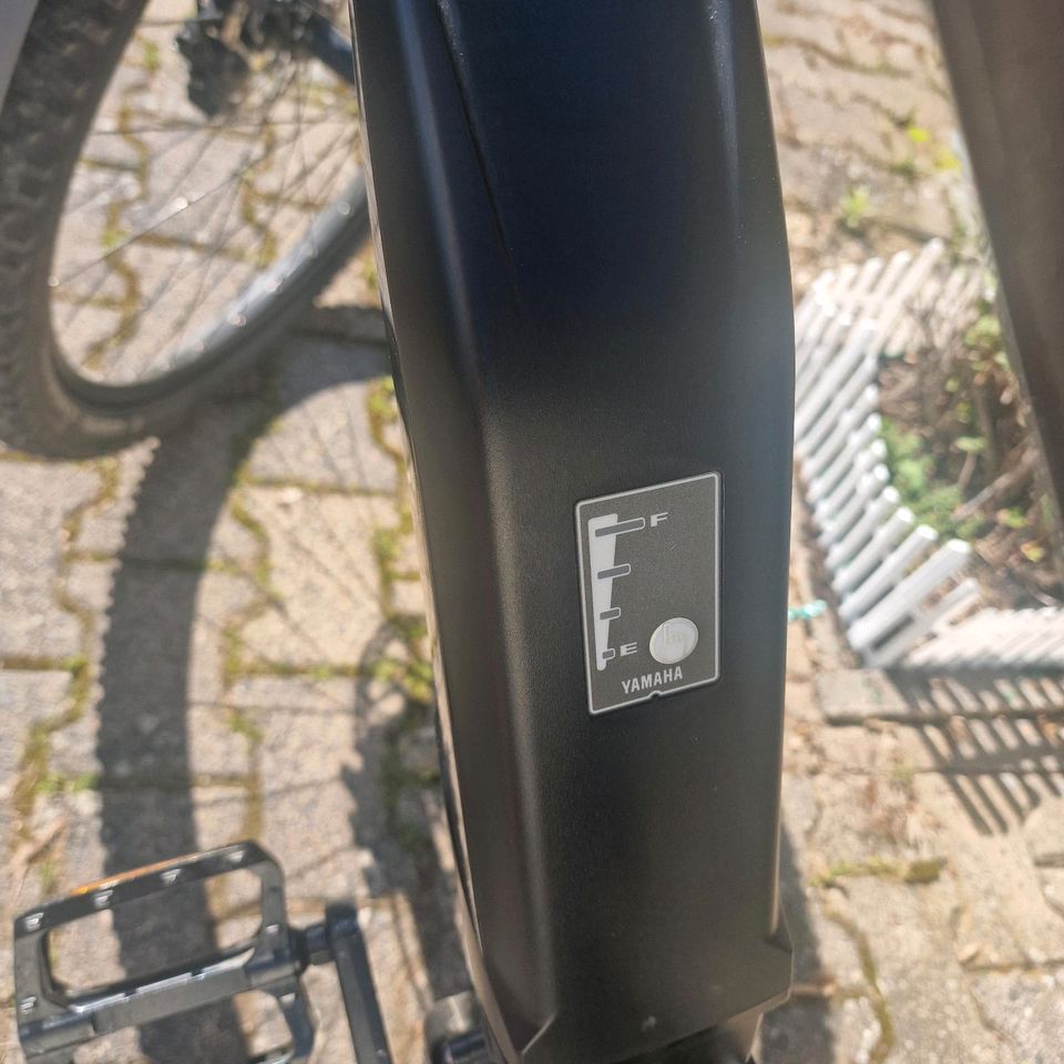 E- Bike Haibike Xl nur 350km in Hünfelden