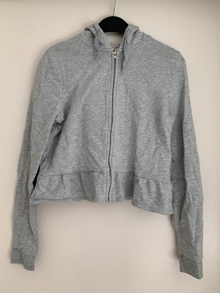 H&M Sweatshirtjacke / Hoodie Größe S in Mettmann