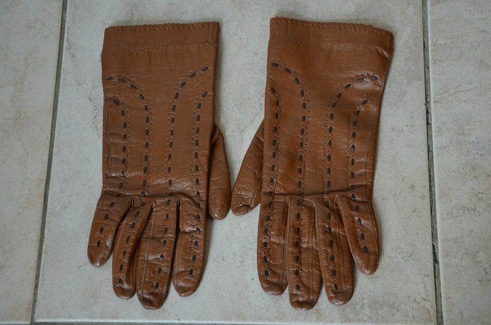 braune Vintage Leder-Damen-Handschuhe mit Ziernaht in Sachsen - Radebeul |  eBay Kleinanzeigen ist jetzt Kleinanzeigen