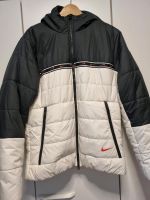 Nike Winterjacke zu verkaufen Niedersachsen - Uetze Vorschau