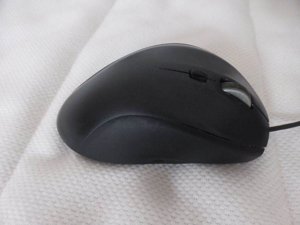 Logitech Laser Mouse M-U0007 innovative Maus mit 1,8 m Kabel in Albbruck