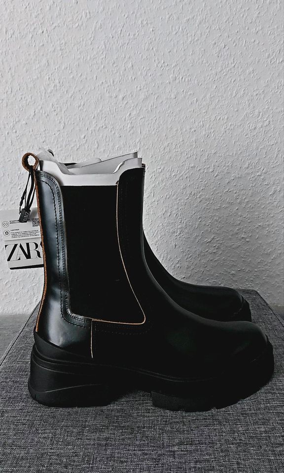 Zara NEU 41  Boots Stiefel Stiefeletten Echtes Leder schwarz NEU in Frankfurt am Main