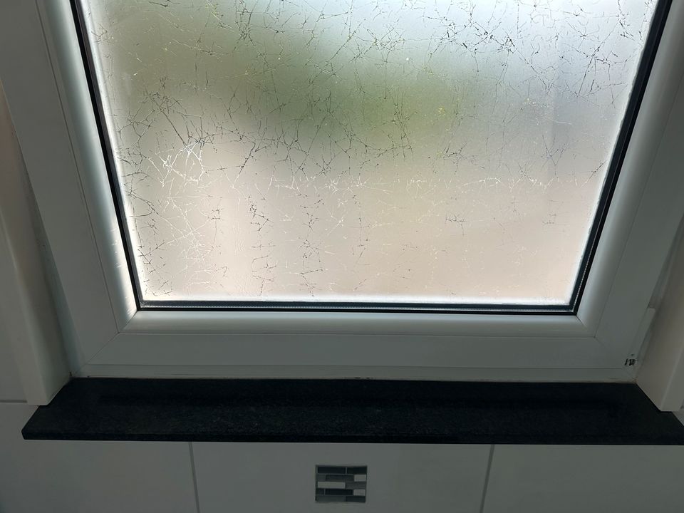 Fensterbank Granit und Platte für ein Aufsatz Waschbecken in Bleckede