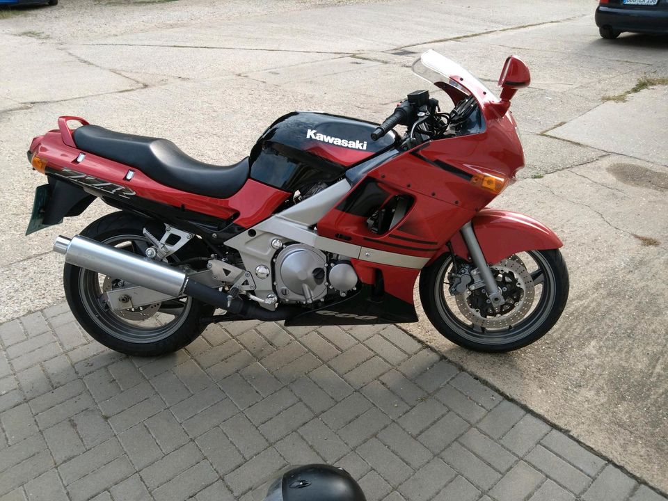 Kawasaki ZZR 600  (ZX 600 E) in Nienburg (Saale)