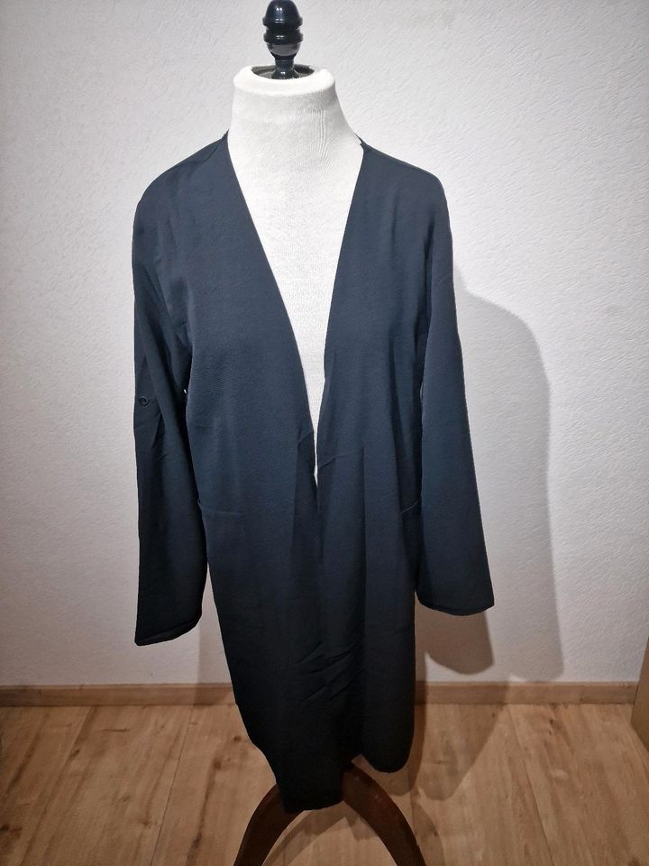 Kleiderpaket Kleidungspaket Gr. M 11 Teile - Pullover T-Shirts in Oberhausen