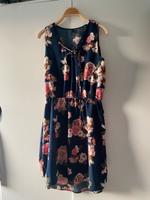 Hübsches Kleid florales Muster Gr L Niedersachsen - Rinteln Vorschau