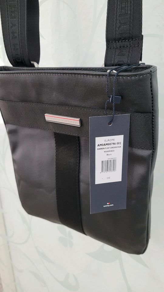 Tommy Hilfiger Herrentasche NEU in Heidelberg