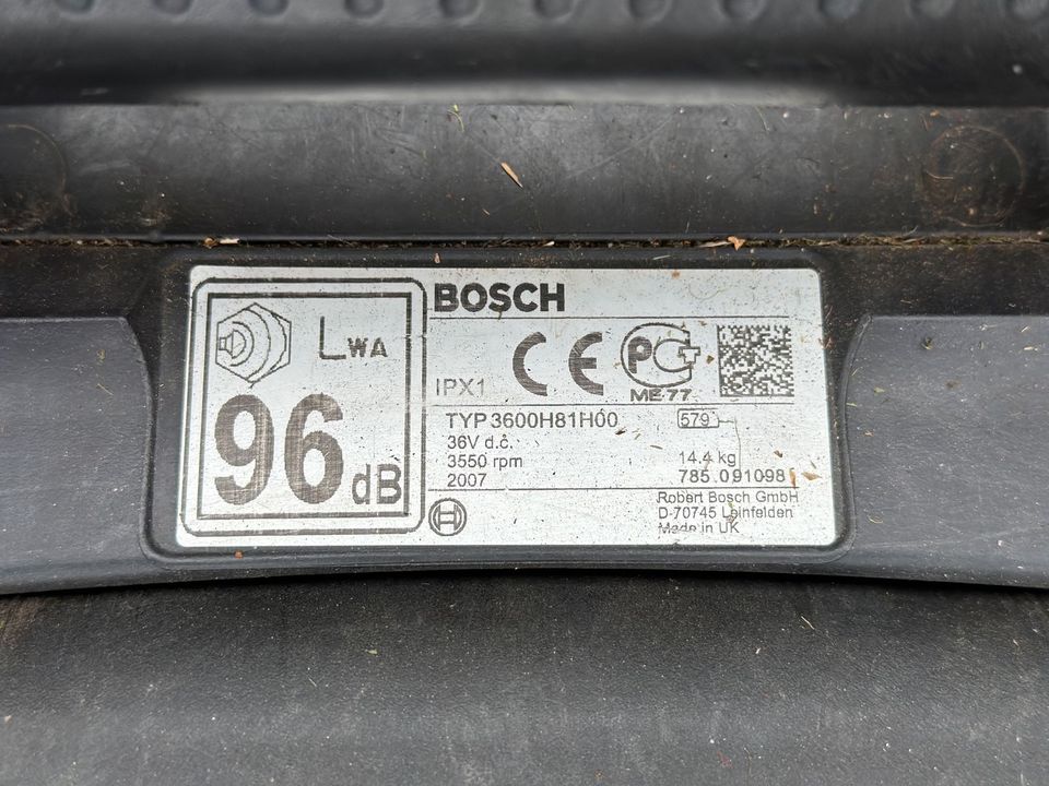 Bosch Rotak 430 LI, Ladegerät , 2 Akkus und Rotak älteres Modell in Hannover