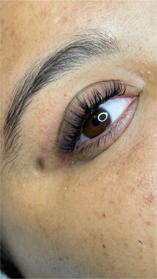 Modell Wimpernverlängerung Lashes |1:1 Wimpern| Volumen Wimperm in Hamburg