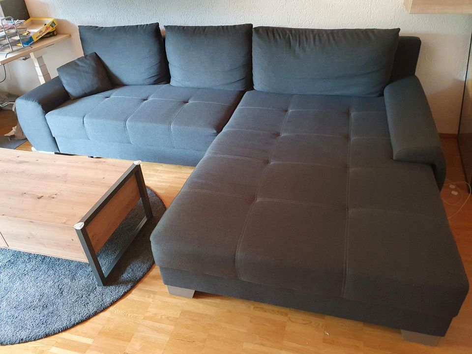 Sofa mit Ottomane und Schlaffunktion in Dortmund